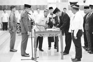 Wabup-Pesawaran-Lantik-Pejabat