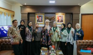 Jihan Ajak Perempuan