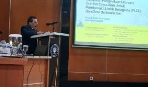 Endro Raih Doktor